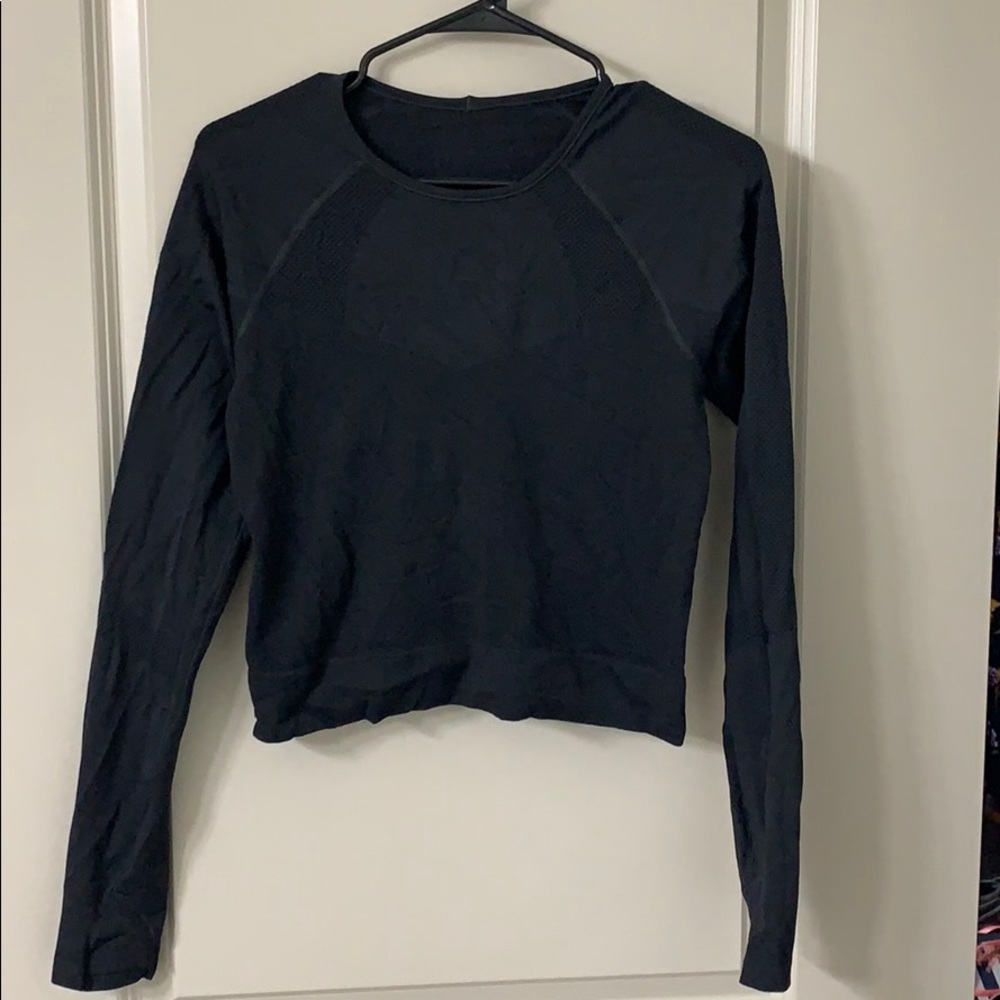 EUC Black lulu lemon top size 8